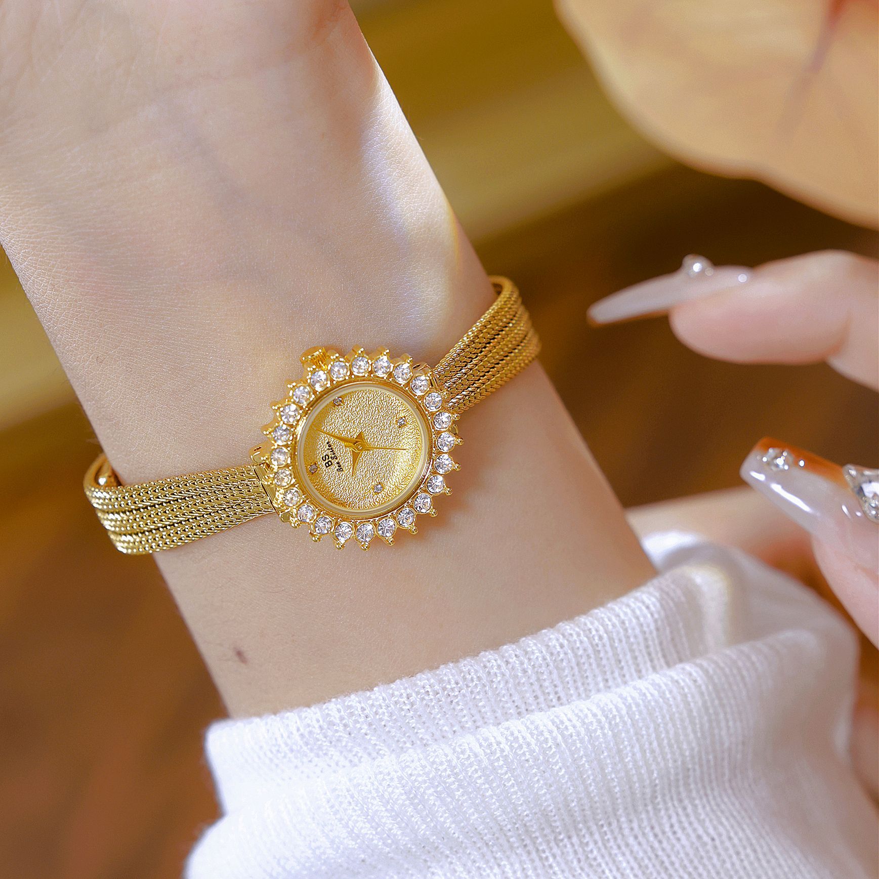 Gesang Flower Sun-Patterned Women's Watch | Light Luxury Timepiece