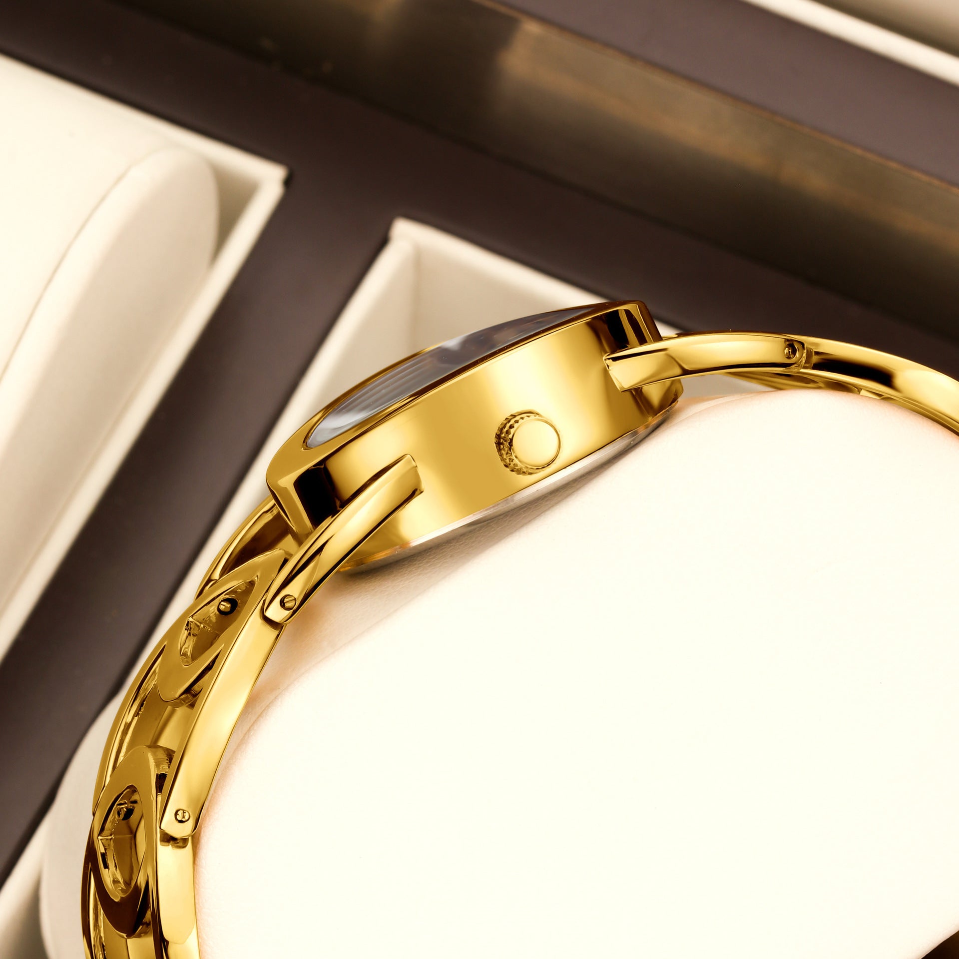 Affordable Luxury Waterproof Quartz Women's Watch | Elegant Everyday Timepiece