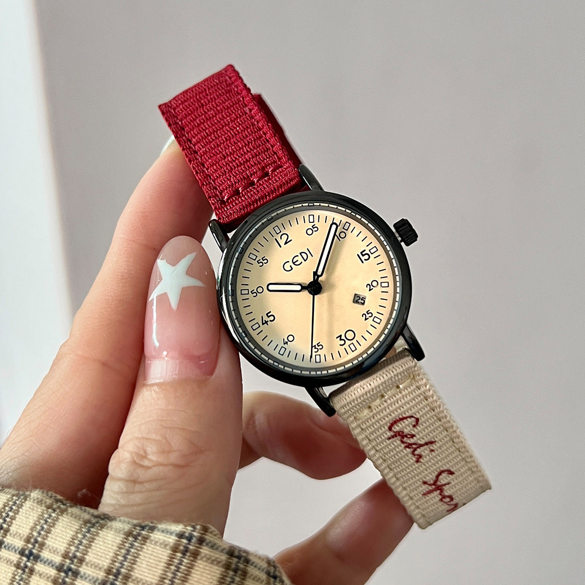 Luxurious Quartz Women's Watch | Refined Elegant Timepiece