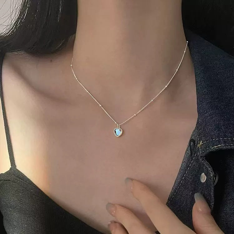Loving Heart Gradient Pendant Necklace | K-Style Gold Chain